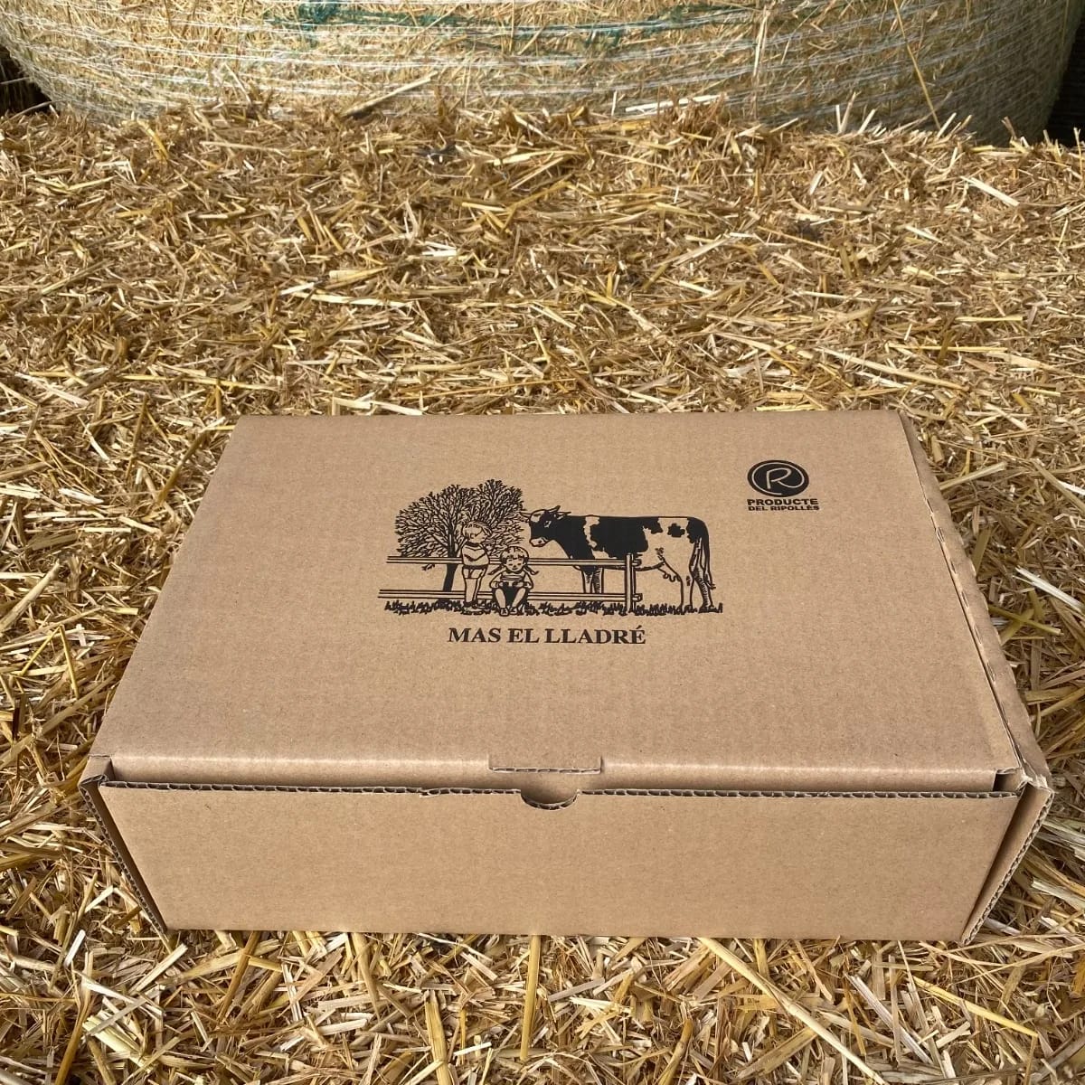 masellladre's tweet photo. S'acosta el Nadal i ja tenim apunt 3 propostes de cistelles per llepar-vos els dits. Aquí les podreu veure i comprar. https://t.co/bsJHZI5DOP #productedelriopolles #petitelaboradors #cheese #nadal2022 https://t.co/Q8gktC3jB9