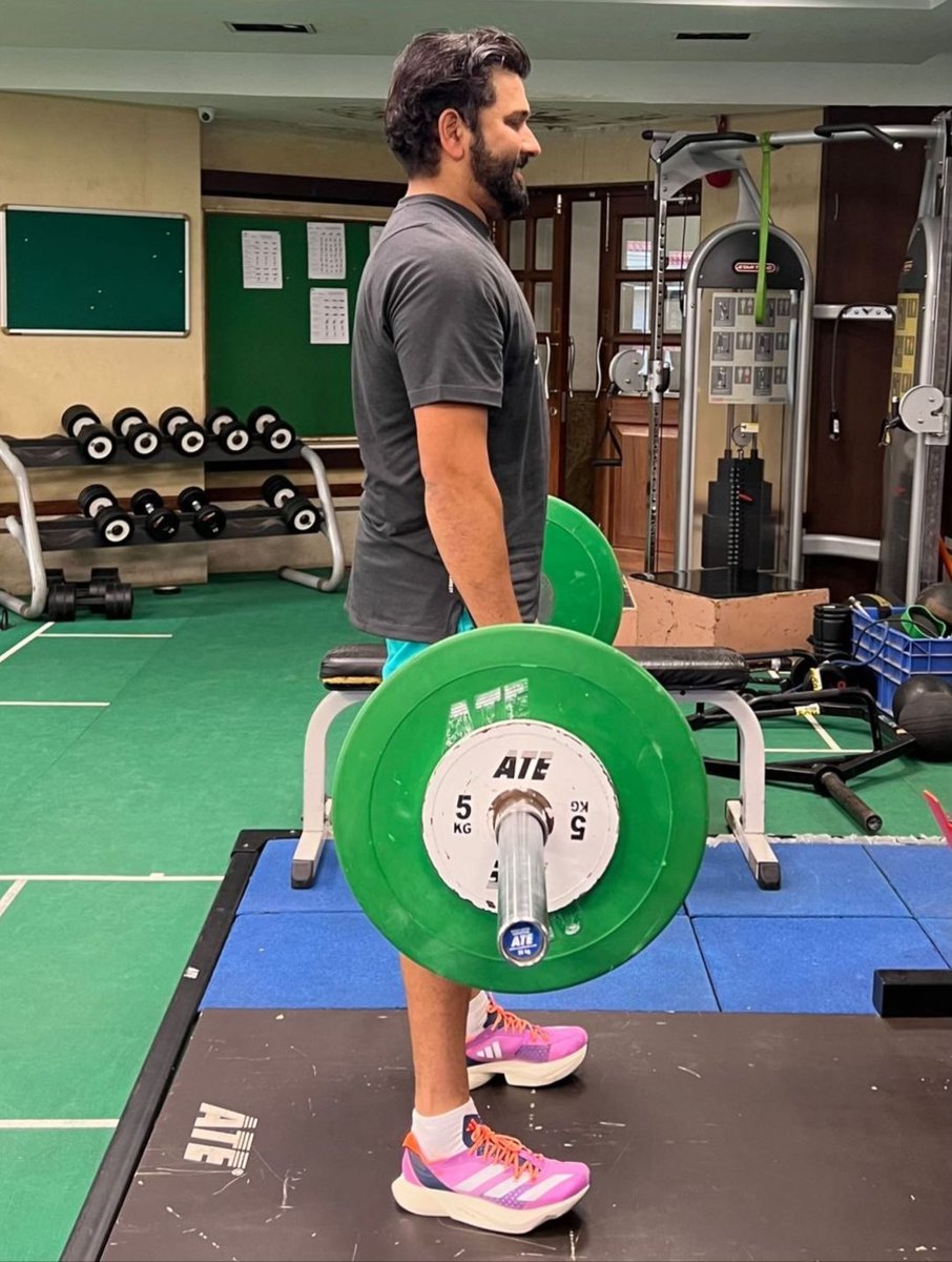 cricketcodebro's tweet image. Gym session of Rohit Sharma.
#RohitSharma𓃵 #RohitSharma #ViratKohli𓃵 #ViratKholi #NZvIND #NZvINDonPrime