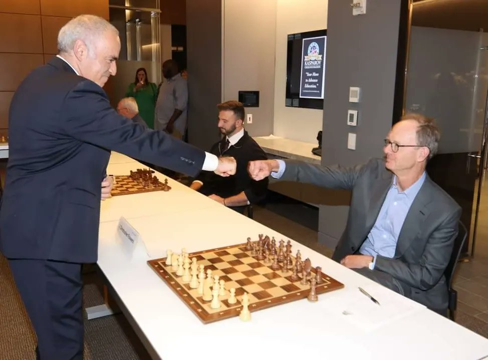 Chess grandmaster Garry Kasparov comes to Bucharest event in June