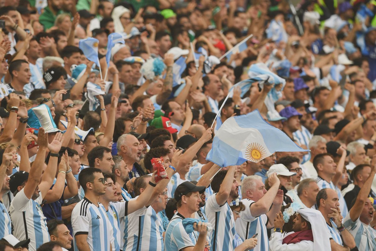 BocaJrsOficial's tweet photo. ¡A levantar cabeza que esto sigue! ✊⚽️

#TodosJuntos 🇦🇷 https://t.co/bH48rLiEKf