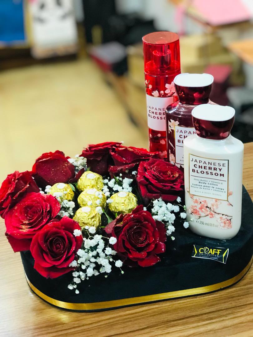 craft_coll's tweet photo. بمناسبة فوز الأخضر💚🇸🇦🔥
تخفيض على الورد من 1500 لي 1000 بس😎

اطلب وحصل الكمية🔥

WhatsApp: 0916252731 https://t.co/rzGngXc7LI