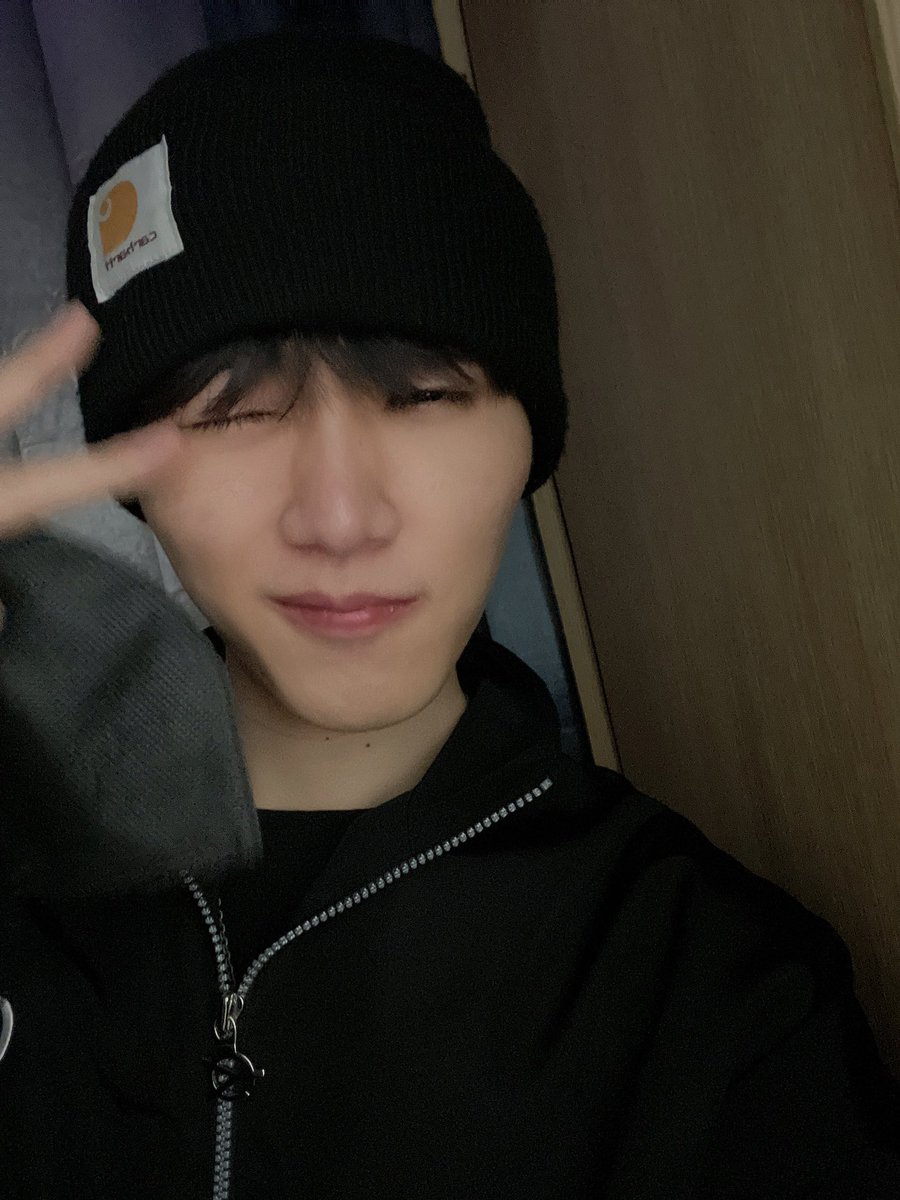 aplus_bigdipper's tweet photo. 도토리에 사진 찍기 연습📸

#THEBIGDIPPER #더빅디퍼
#온 #ON https://t.co/zdbzdozf5E