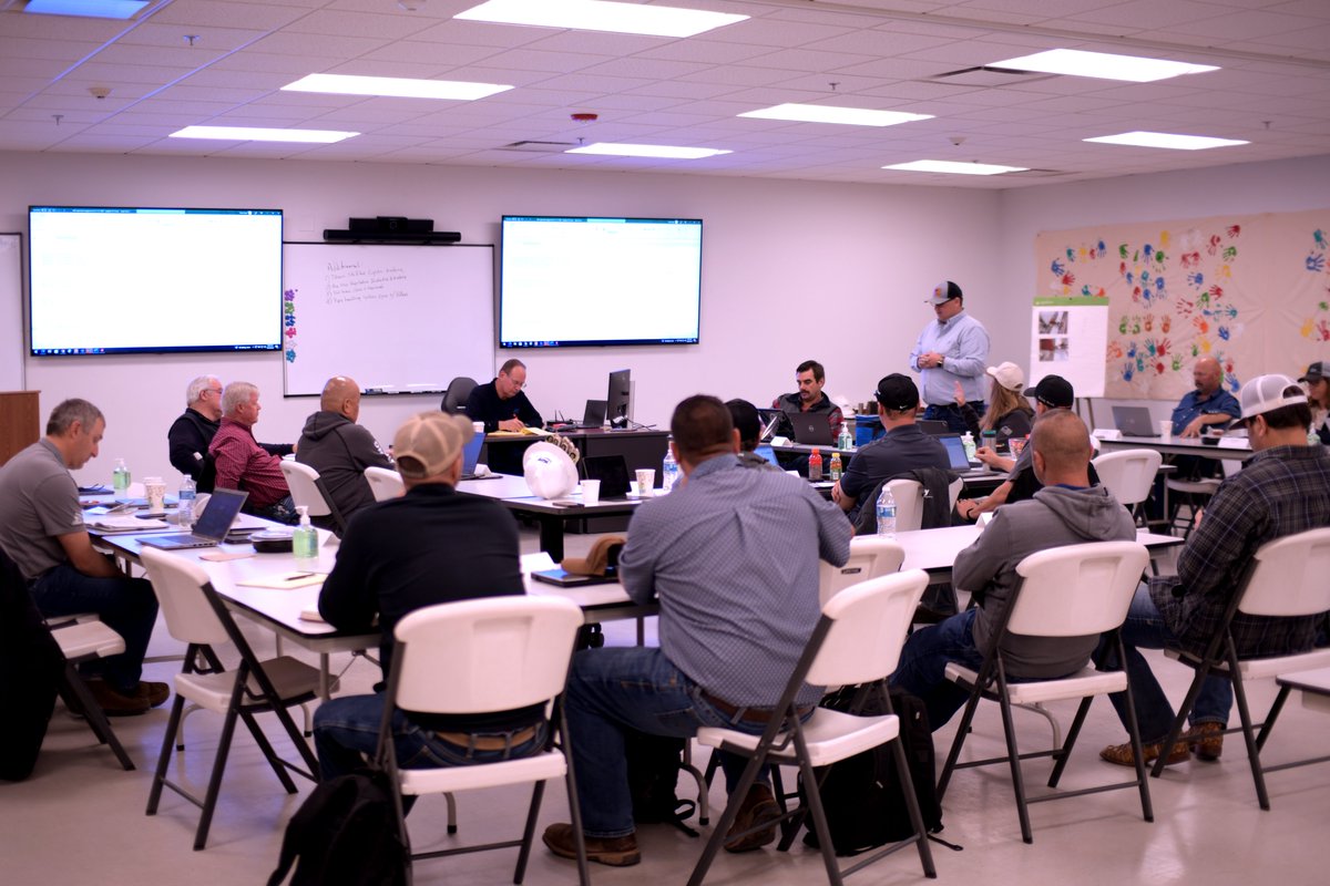 KeyEnergySvcs's tweet image. Work Time. 
Play Time. 
The benefits of an oilfield career are many. Explore the opportunities available with out team: linktr.ee/keyenergyservi…
#oilfield #careers