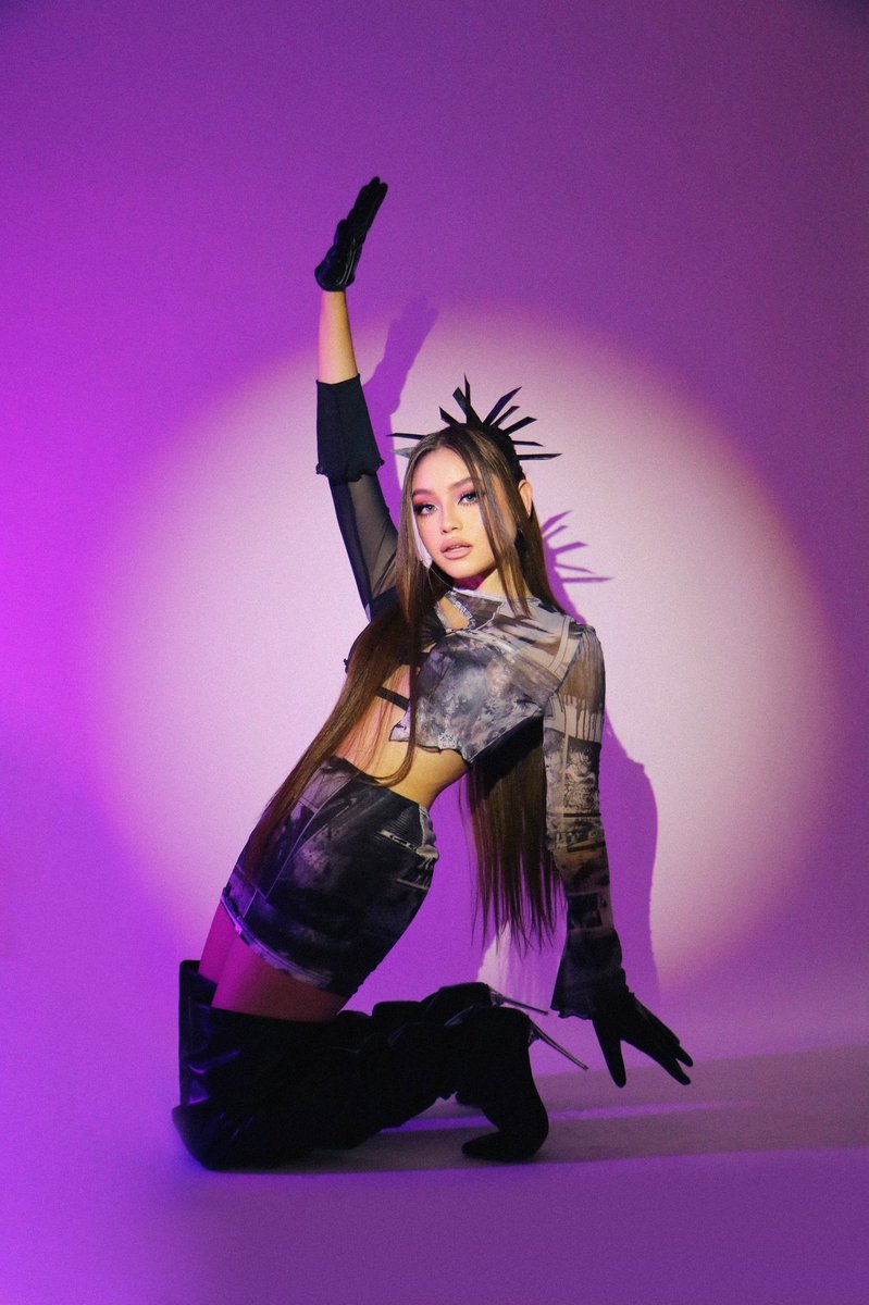 KSGlobal_Col's tweet photo. 📸 Nuevas fotos de @karolsevilla https://t.co/SmaycUuL6s