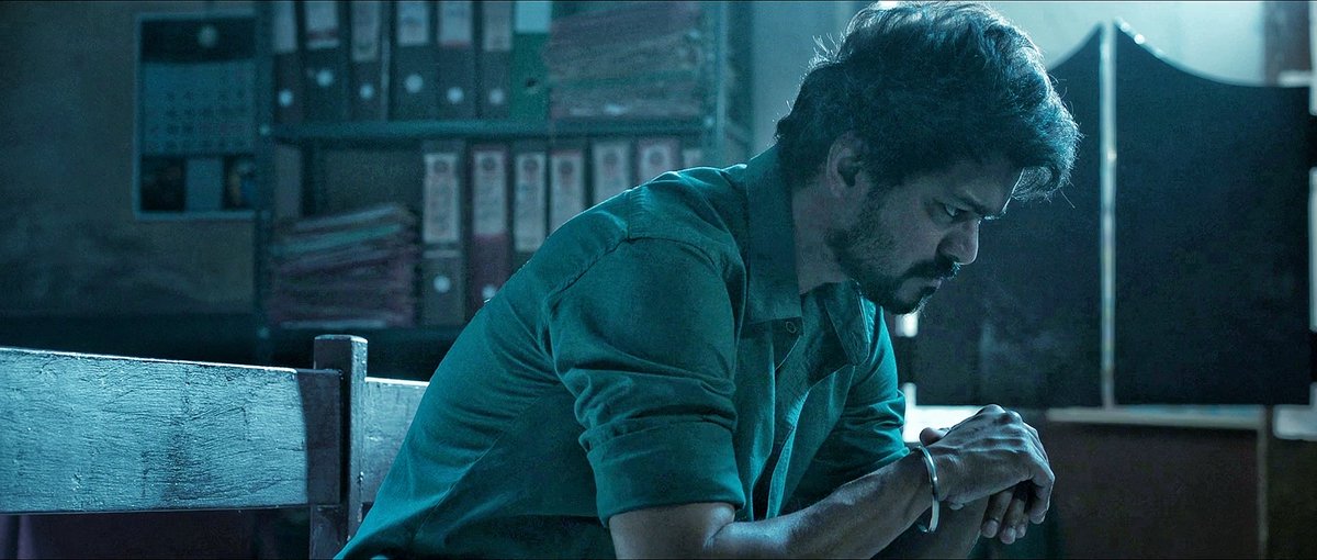 Duraimu78710416's tweet photo. Sometimes you just need to be alone and let your tears out.🥹💔
#Thalapathy #ThalapathyVijay #Master #quitpanuda #MasterOnSunTV
#failure #Sad https://t.co/hTxNucPn92