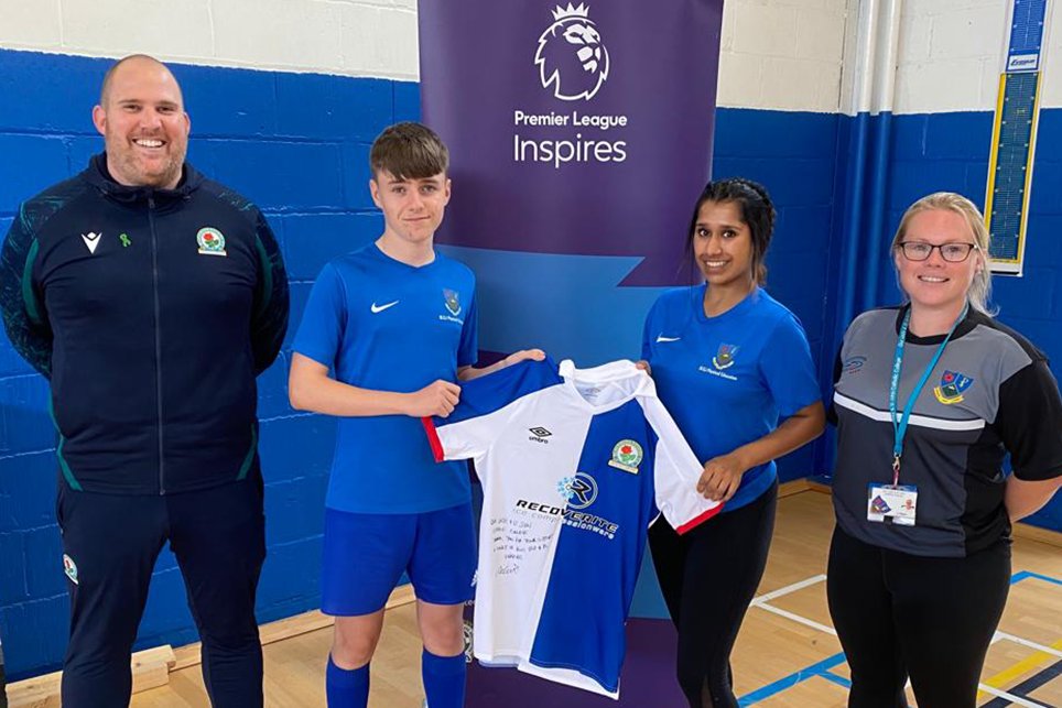 PLCommunities's tweet photo. "From Year 7 I wasn't happy and now I am”

@BRFCTrust’s life-changing #PLInspires programme is helping students look after their mental wellbeing 👏

➡️ https://t.co/af62oENBGX https://t.co/YPndrnM86p