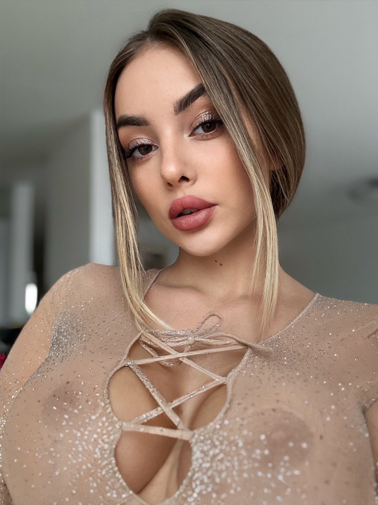 Kiss me 🥰 https://t.co/55oevJtnHJ