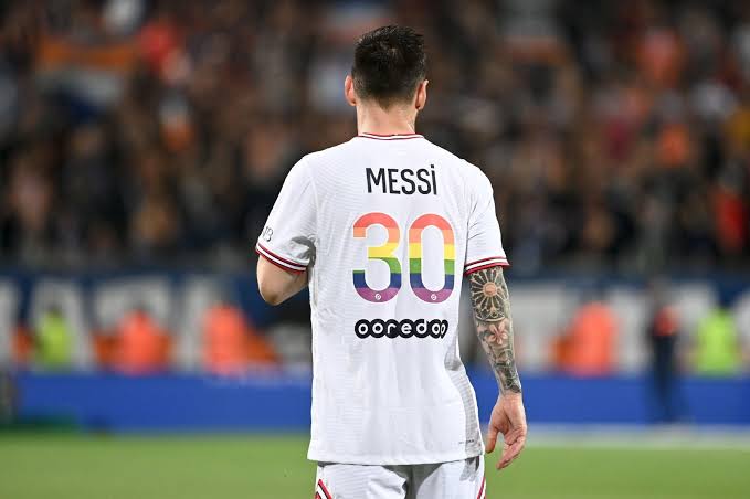 Saudi Arabia players saw Messi in this and said it's time to fuck him up 😭