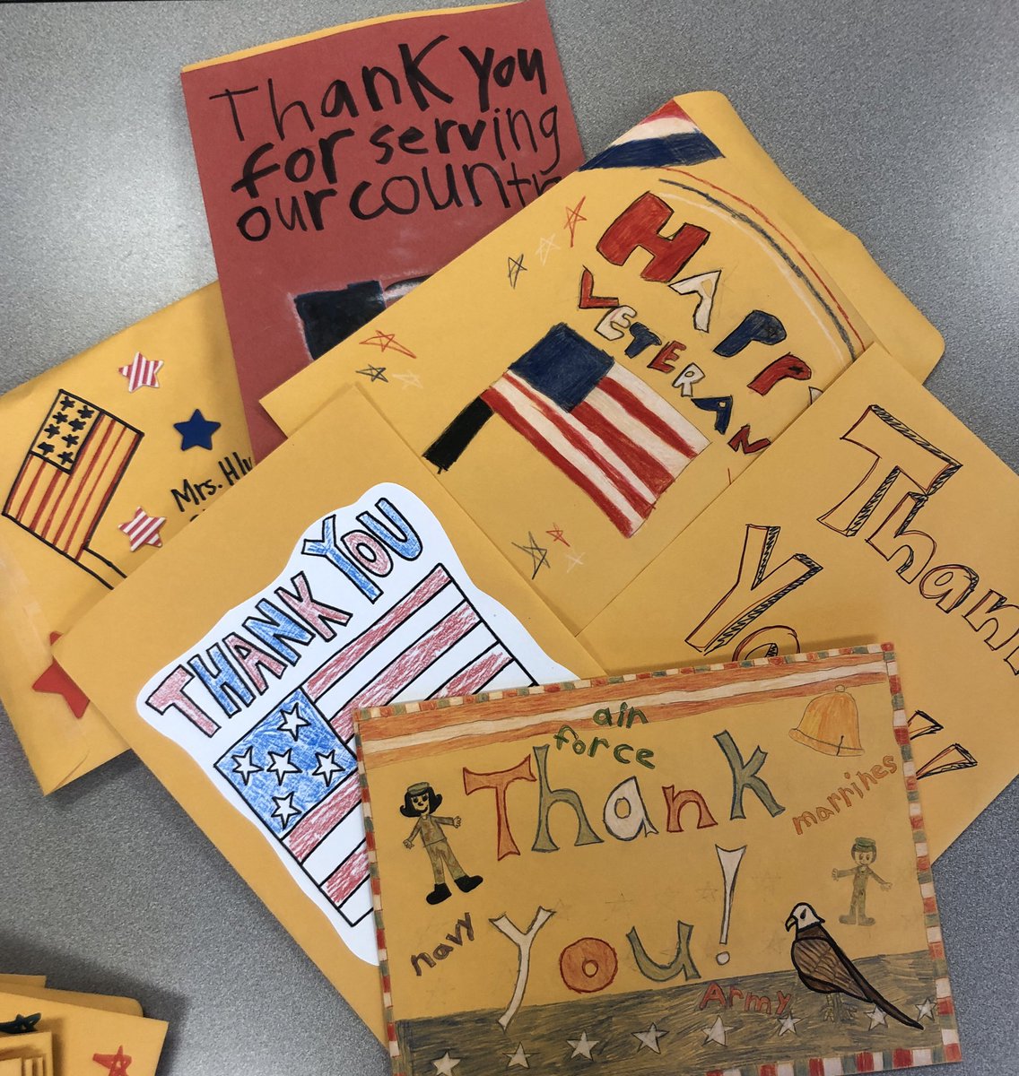 preletzBASDart's tweet photo. Thank you Support the Troops for sending the Veterans Day letters @MillerHeightsES to our military members! @BethlehemAreaSD https://t.co/4nNlb6clre
