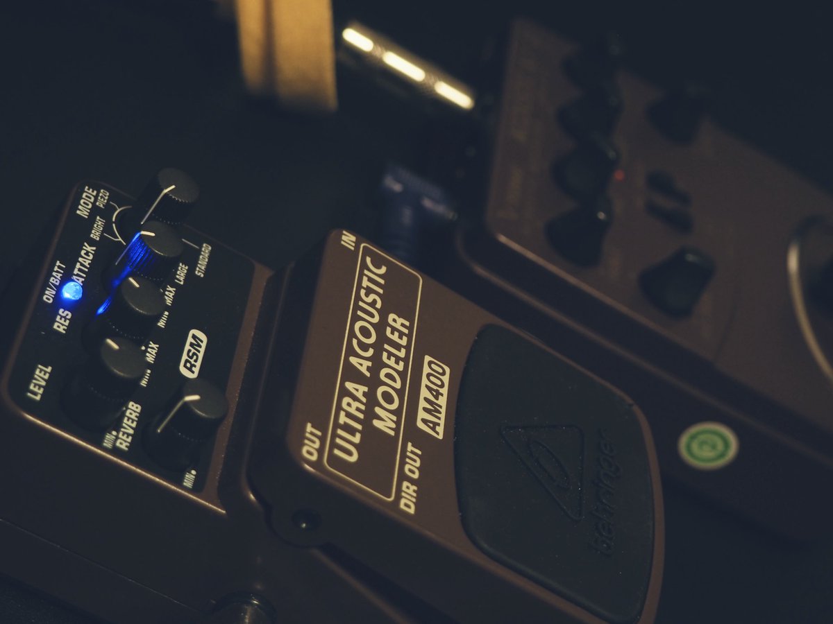 TOKIOBAND5's tweet photo. アコシュミとエレアコ。
吉と出るかそれとも。

#behringer
#ベリンガー 
#ADI21
#AM400 https://t.co/ZVIirKZ3ZK