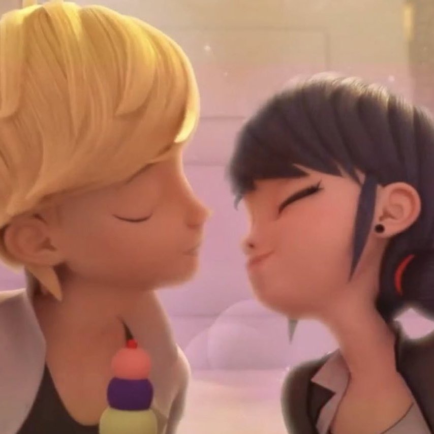 adrinette_era's tweet photo. #MLBS5Spoilers 
They're canon. Right now. Adrien and Marinette are dating. Like actually, no memory erase or nothing. Canon. Calling eachother their bf/gf like WHAT PARALLEL UNIVERSE AM I IN? https://t.co/LWwE7ZM72m