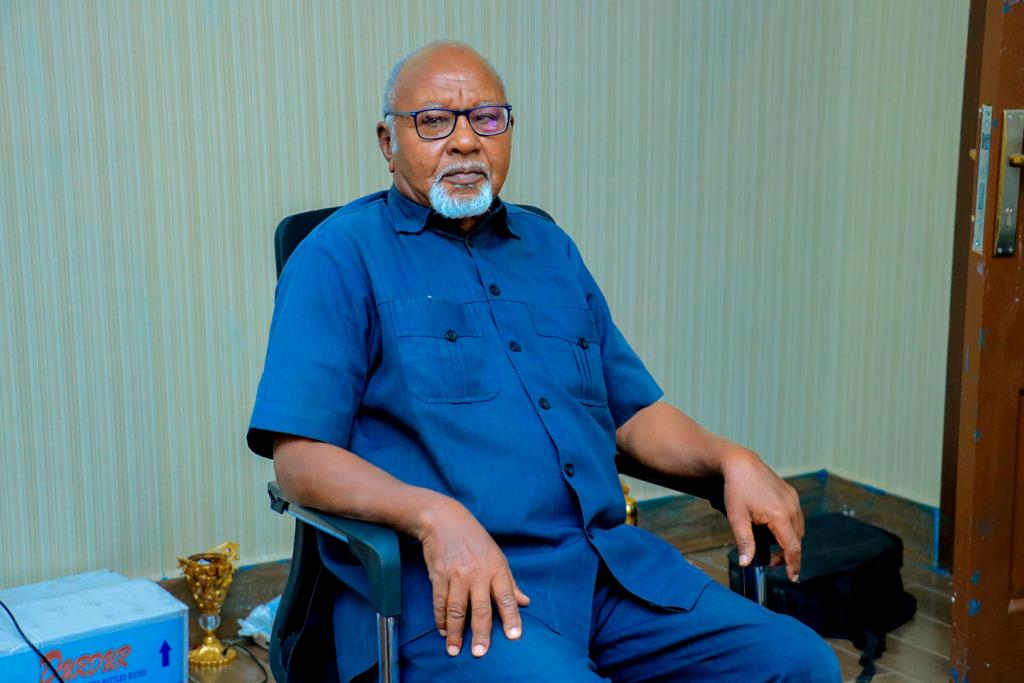 SLNDGGC's tweet photo. ee shirka Gudida Komishanka Maamul Wanaaga kaas oo ay ka soo xaadireen Gudoomiye Ku xigeenka Komishanka Pro. Axmed Xasan Ibraahim, Komishaneer Axmed Jaamac Maxamuud, Komishaneer Cabdiqaadir Xaaji Ismaaciil oo ay Wehelinayso Agaasimaha Guud  Marwo Fadxiya Maxamed Cabdiraxmaan. https://t.co/WAMQZWoe6m