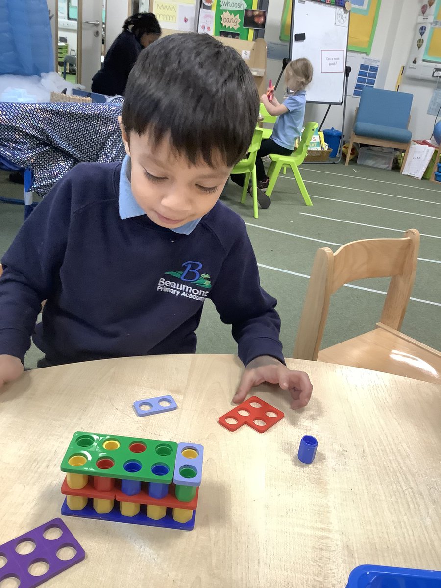 BeaumontPAc's tweet photo. Rabbits are exploring the ‘ten-ness of ten’. This afternoon we have been making 10 Numicon towers! @SouthPennine @Numicon #maths #number #numericalpattern #eyfs #successfulstudents #adventuresinlearning https://t.co/vowPZ5FQx7