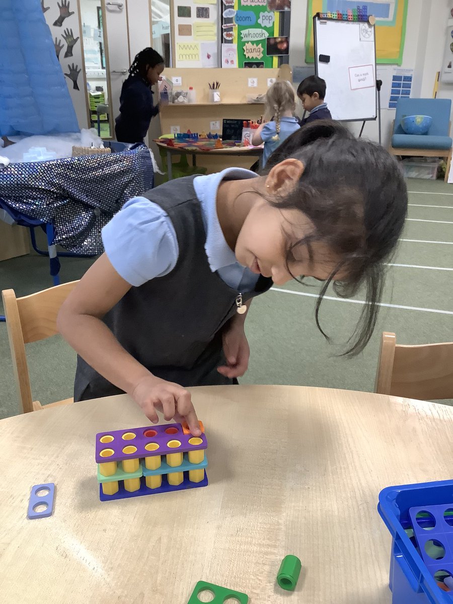 BeaumontPAc's tweet photo. Rabbits are exploring the ‘ten-ness of ten’. This afternoon we have been making 10 Numicon towers! @SouthPennine @Numicon #maths #number #numericalpattern #eyfs #successfulstudents #adventuresinlearning https://t.co/vowPZ5FQx7