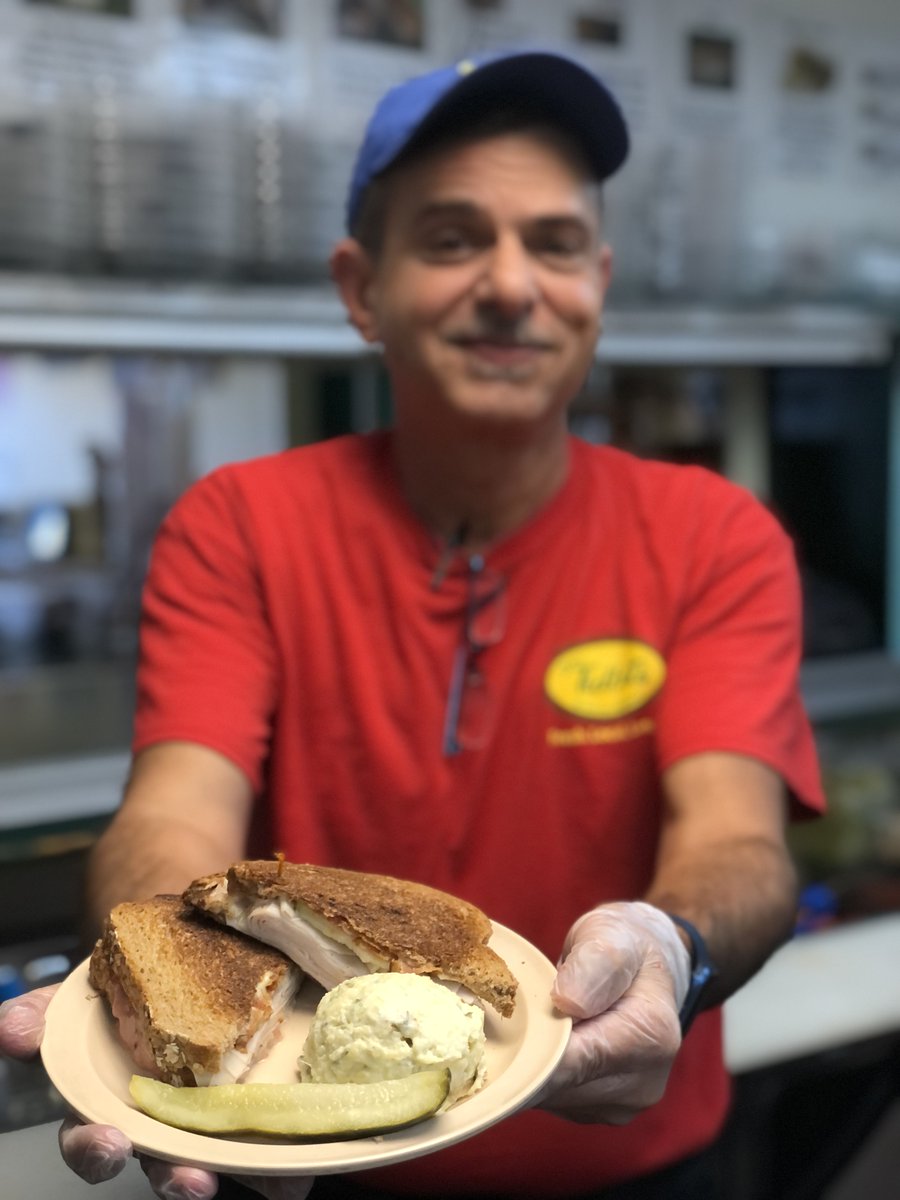 Clara's Tidbits tweet media