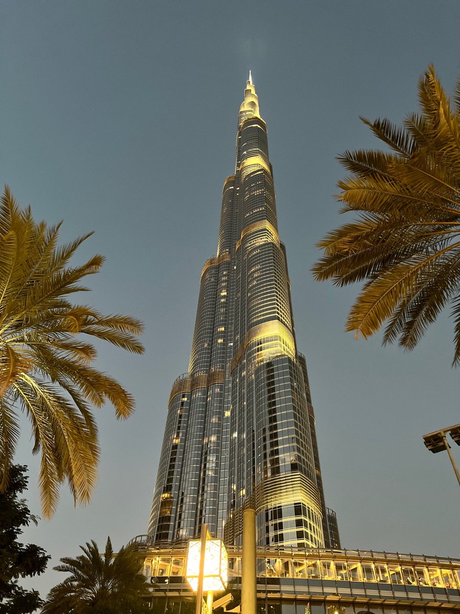 linda_aldred's tweet photo. Tallest building in the world! Itโs amazing! #Dubai #GoSeeForYourself (@ Burj Khalifa in Dubai) https://t.co/vw3L9RQiMq https://t.co/ooEx8VGQj9