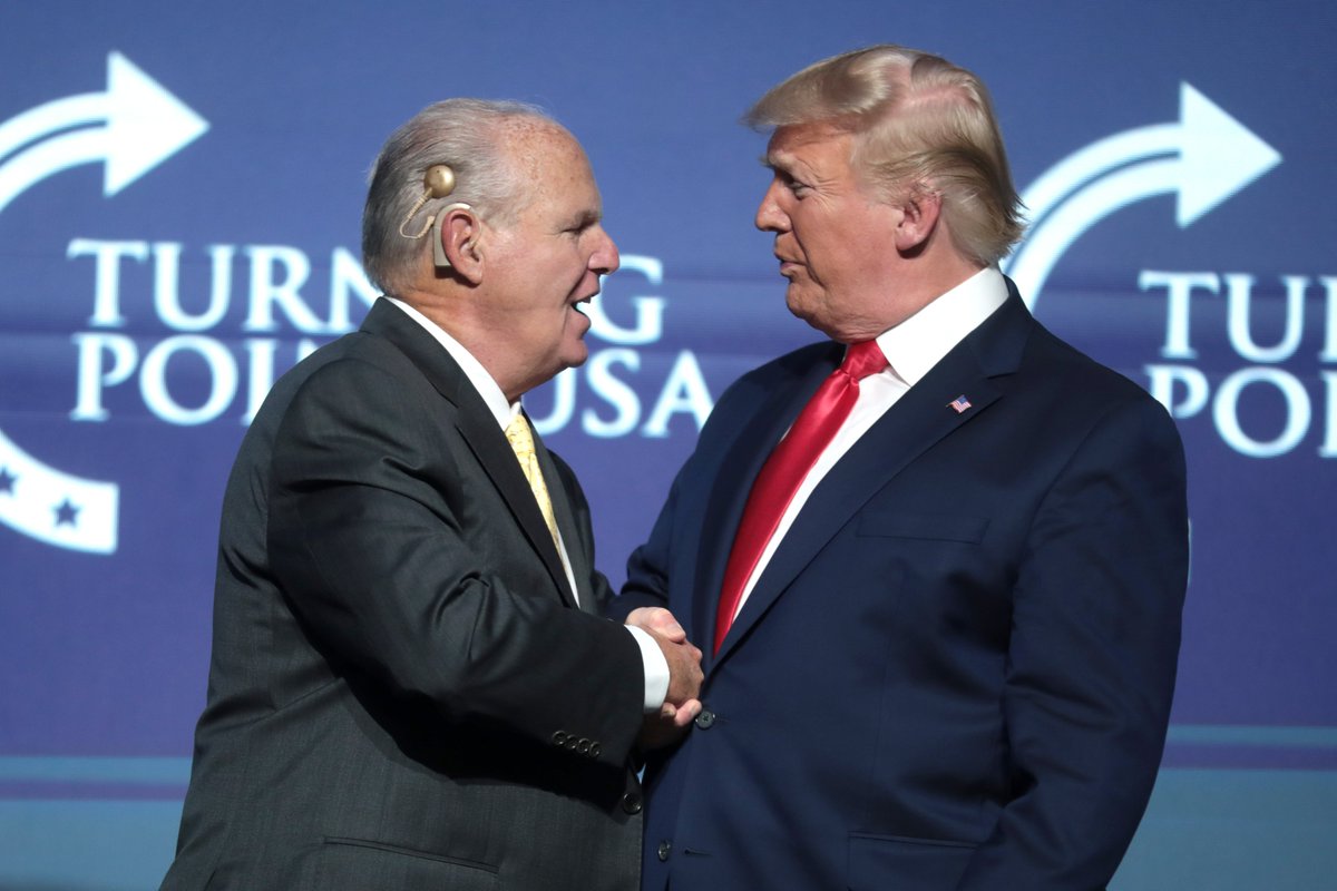 ksmattern's tweet photo. YA DISPONIBLE - Episodio 7. Los medios, de @podfundamental 
El 11-S, Pat Robertson, Rush Limbaugh, Fox News...¿y una guerra imaginaria?
Escúchalo ahora: https://t.co/BbeAPoiuEe https://t.co/aENj3rWMBP