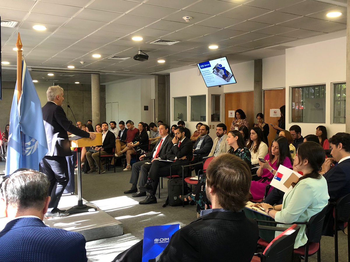 Migrantesxmaule's tweet photo. Participamos en la presentación del Estudio:  Reconocimiento y Revalidación de Títulos obtenidos en el Extranjero, donde participan autoridades, Universidad de Chile, Sociedad Civil y organismos internacionales. Un avance a la integración de las personas migrantes profesionales. https://t.co/seL7GhivzA
