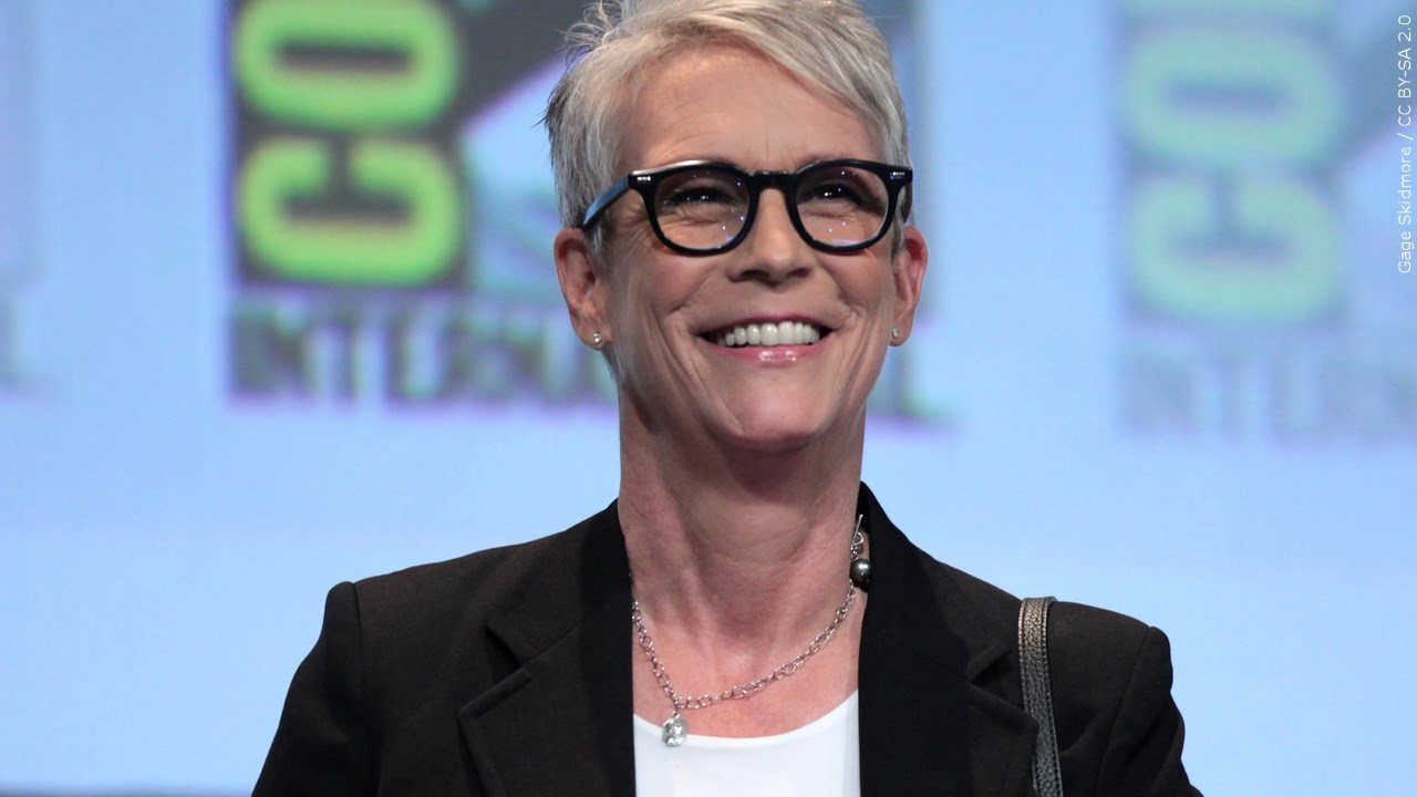 Happy birthday to the Scream Queen! Jamie Lee Curtis turns 64 today. 