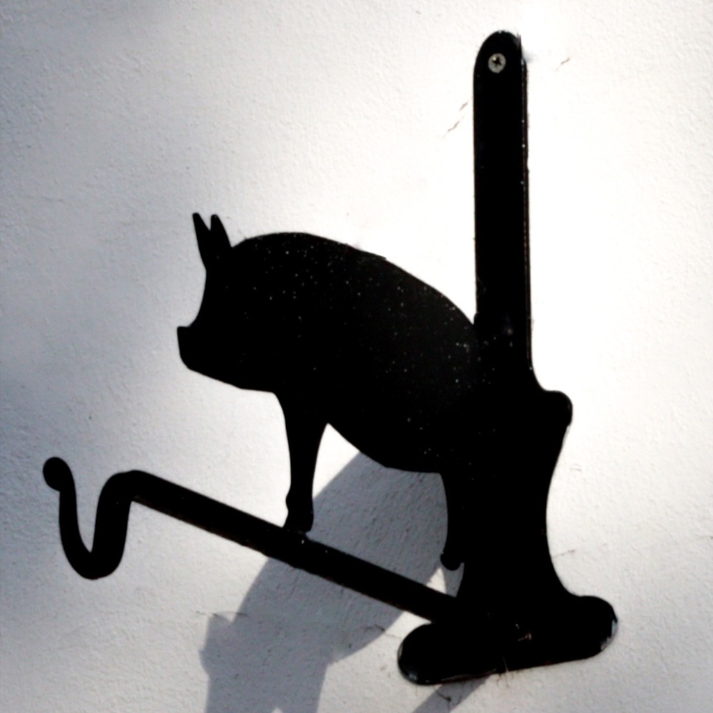 What's with all the pigs?⁠
Not only is a Flitch of Bacon a side of cured pork, it's also a historical marriage gift which dates back hundreds of years, originating in Little Dunmow. Every day's a school day!! 😁⁠
⁠
Photo credit: @sirius_rebel (Lesley Eliza Harvey)