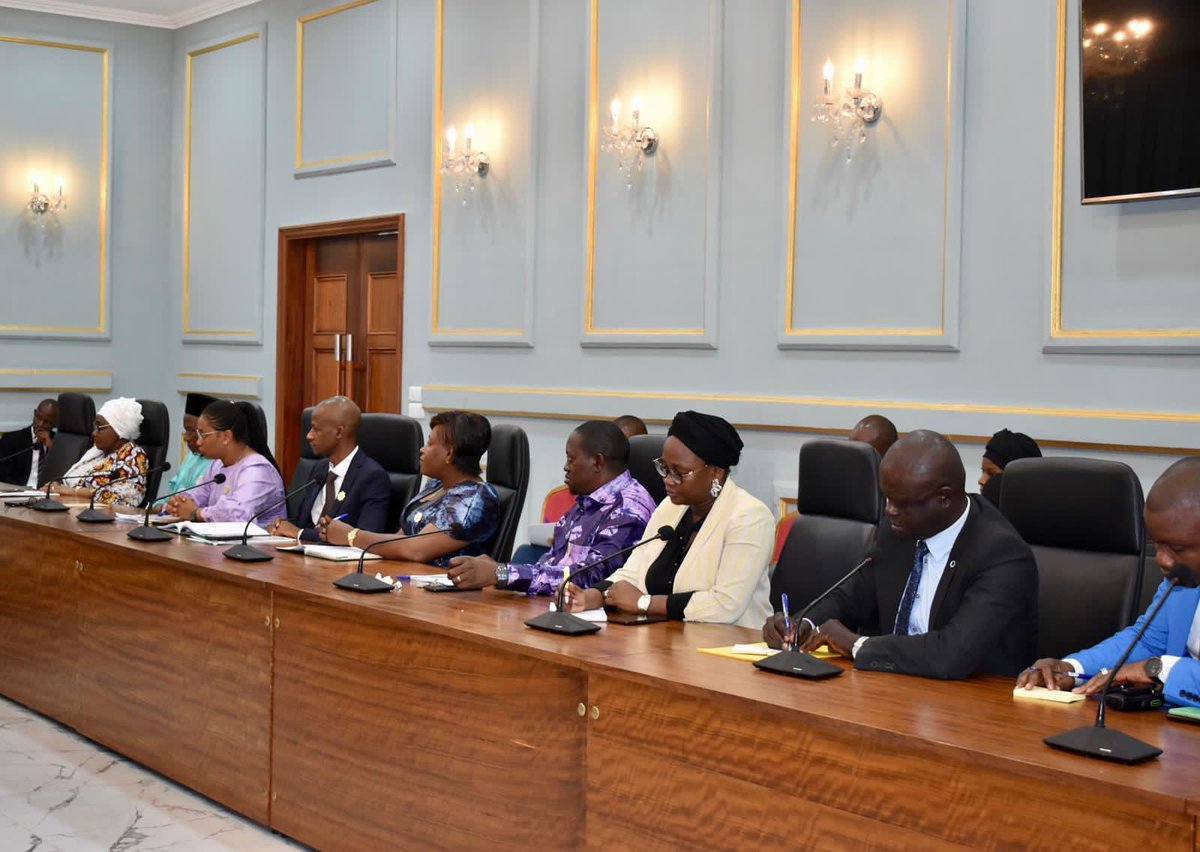 UNIDO_Guinea's tweet photo. Visite de courtoisie et d’échanges du Rep. Pays de l’#ONUDI en #Guinee auprès de SEM Dansa Kourouma, Président du Parlement de la Transition (#CNT). Échanges riches et fructueux et sur la coopération entre l’ONUDI et l Guinée. Perspectives de cooperation plus active. https://t.co/WtCKFn6tcL