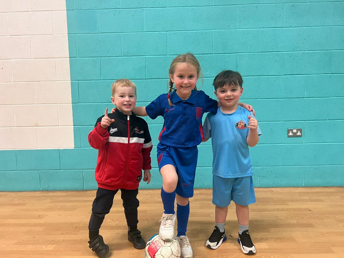 MGFA1's tweet photo. It's back to Longfield Academy tonight for Little Strikers!!

A great session for all abilities and a fun way to take part in a team sport!⚽👌

Come along!

#darlington #littlestrikers #kidssport #kidsfootball #lovedarlo https://t.co/u02LatZ9De