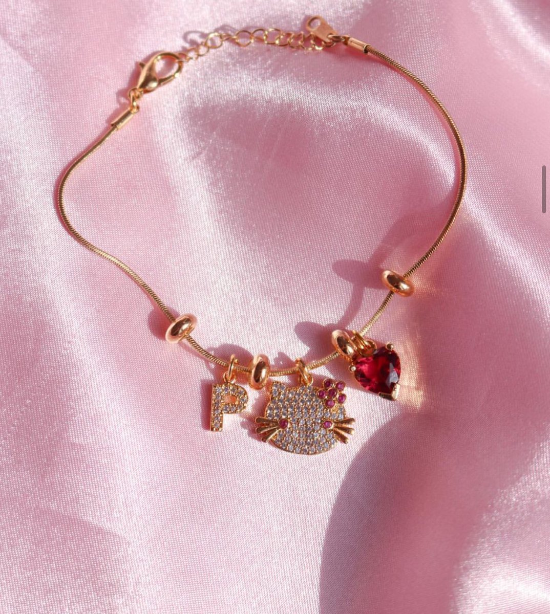 Reorahco's tweet photo. Hello Kitty Bracelet 😻🐱🐈 #kittybracelet #hellokittybracelet #hellokittyjewelry #hellokitty #hellokittyfriendshipbracelet #charmsbracelet #hellokittycharm https://t.co/J7KVink4i9