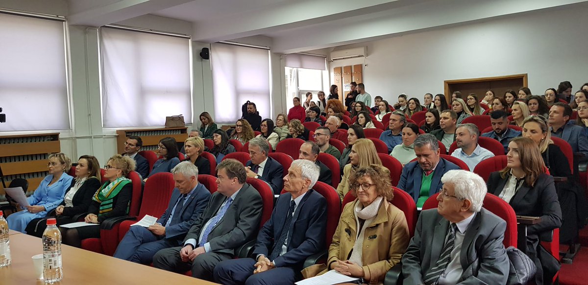 Congratulations to the Department of German Language and Literature on its 30th anniversary! Our excellent relations are reflected at best in the outstanding work of this department. 1/2