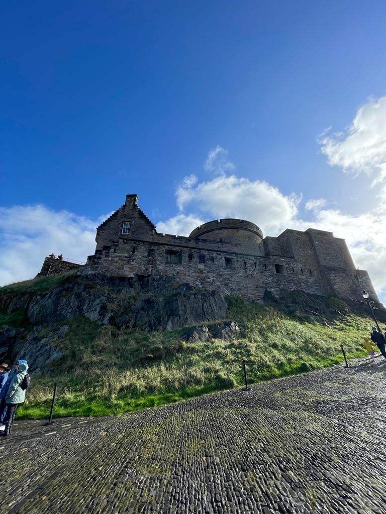 JolanAngel's tweet photo. Ik wil weer terug!! #Edinburgh #Schotland https://t.co/jurwBrpnH6