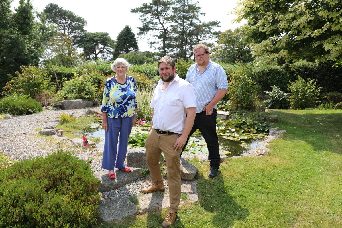 Auctioneer <a href="/angusashworth/">Angus Ashworth</a> is back tonight to help some famous guests declutter their homes. 

👉📺You can't miss the incredible Ann Widdecombe and the amazing <a href="/OwainWynEvans/">Owain Wyn Evans</a> tonight at 9PM on <a href="/reallychannel/">Really Channel</a>