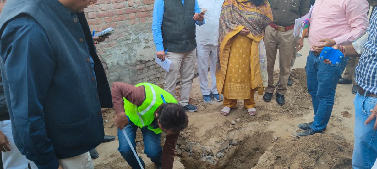 dm_hathras's tweet image. ग्राम पंचायत जैतपुर,  दौलतपुर तथा छौक में जल जीवन मिशन ग्रामीण के अंतर्गत कराए जा रहे कार्यों का जिलाधिकारी @archana_ias2014 द्वारा निरीक्षण कर कार्यदाई संस्थाओं को निर्धारित समय अवधि में कार्यों को पूर्ण करने तथा प्रगति रिपोर्ट नियमित उपलब्ध कराने के निर्देश दिए।