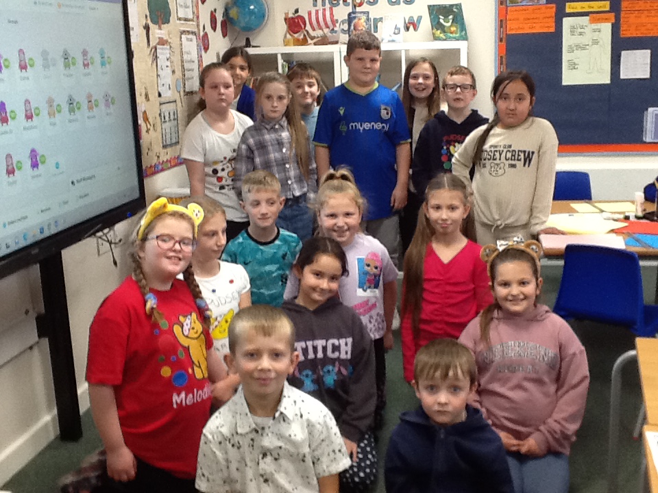 wla_y4's tweet photo. Here are our wonderful Year 4 children from Class 8 dressed up for Children In Need last week. https://t.co/qzesdn8TZU