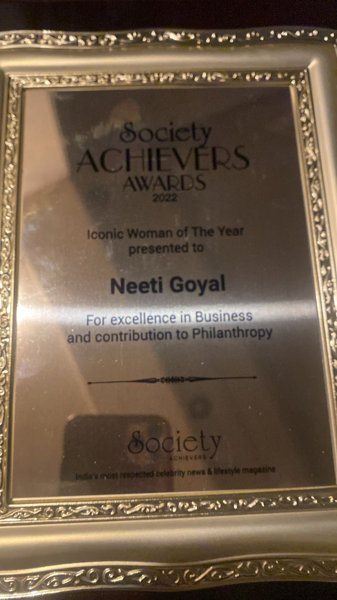 We’re proud as @NeetiGoel2 was presented the Society Achiever’s Award 2022 by the hands of CM @mieknathshinde & Dy-CM @Dev_Fadnavis of Maharashtra. We’re grateful as our work is acknowledged, strengthening our resolve to finding long term solutions for combating urban hunger ✊🏽
