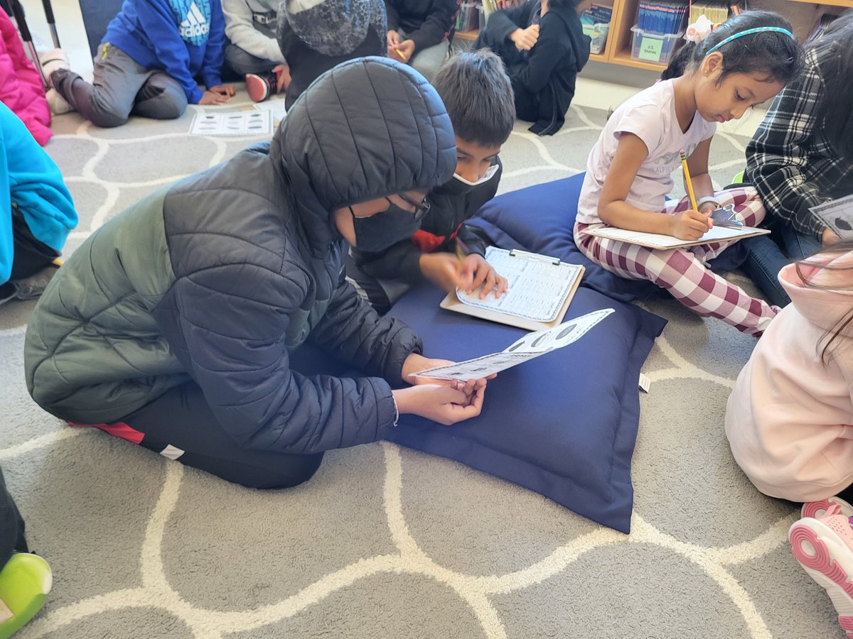 Today we're working with our 2nd grade buddies in @MsDawsonGPE 's class to plan a Thanksgiving dinner! 🦃 Students are collaborating and using their math skills to design the perfect meal on a budget <a href="/TeacherFerozGPE/">David Feroz (フェロズデービッド)</a>