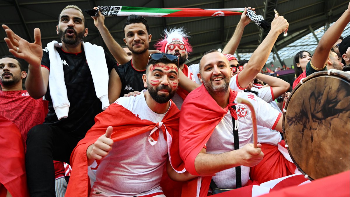 FIFAWorldCup's tweet photo. 🗣🇹🇳 The Tunisia fans are bringing the noise!

#TUN | #FIFAWorldCup https://t.co/OCIRn2sHld