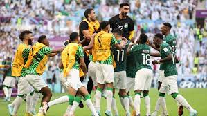 LeagueWazee's tweet photo. Coach Hervé Renard is a man on a mission if today's performance by Saudi Arabia is anything to go by after they stunned Argentina 2 -1 in their 2022 FIFA World Cup opening match!

He is known to have a very impressive career having won 2012 and 2015 AFCON. https://t.co/hpiPfmSZ41