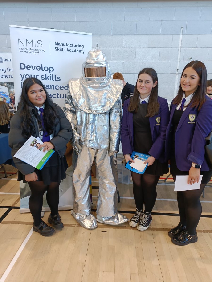SPTA_HS's tweet photo. S4 pupils have a wonderful morning at @westcollscot for the #STEMWest event, promoting careers in various industries ๐๐๐ฉ๐ปโ๐ซ๐ฉโโ๏ธ๐จ๐ผโ๐#careers #nextsteps https://t.co/PgTXgHeSK9