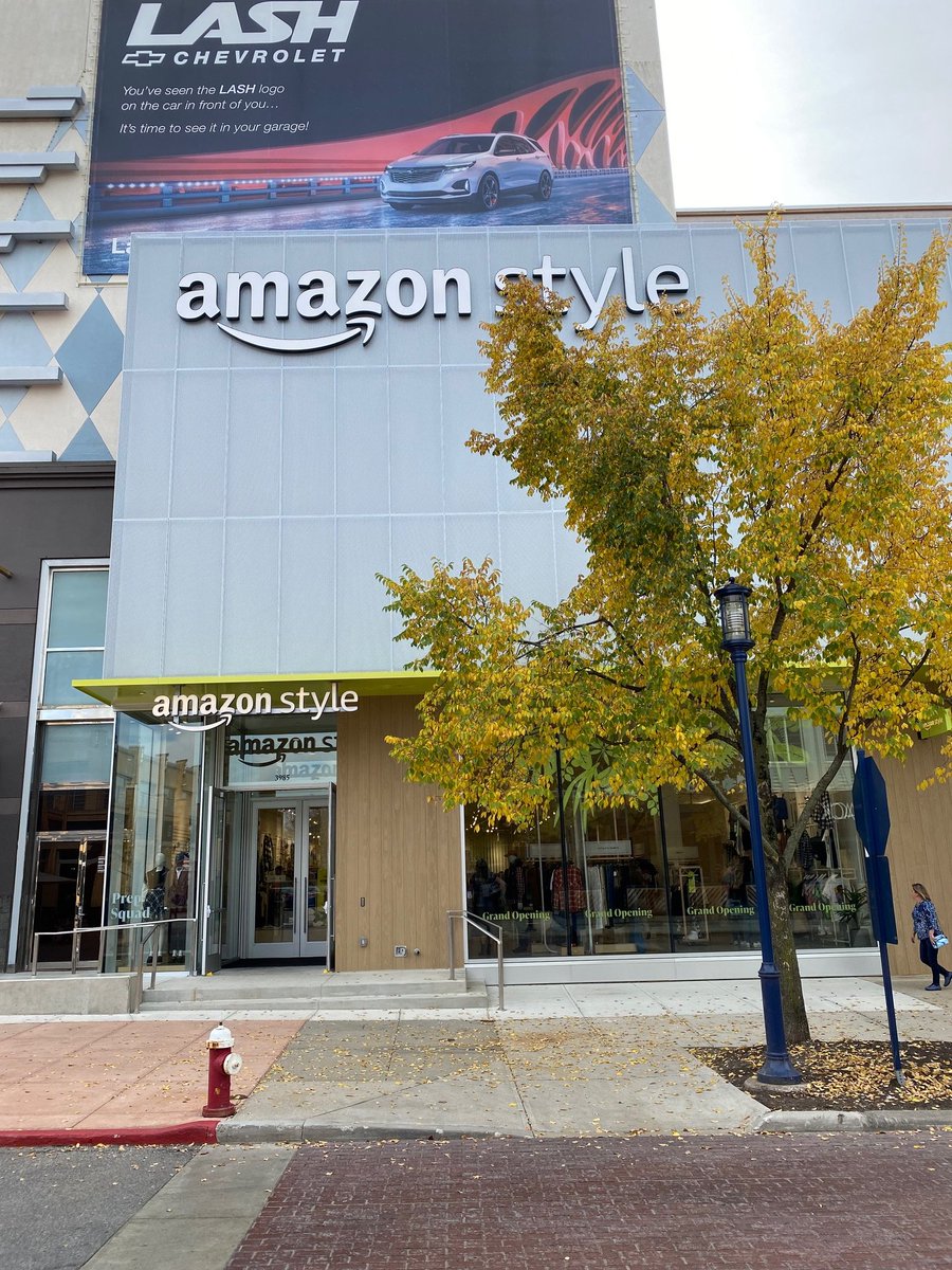 I visited the AmazonStyle store in Columbus last month. Here’s a mega-thread of my experience. 🧵