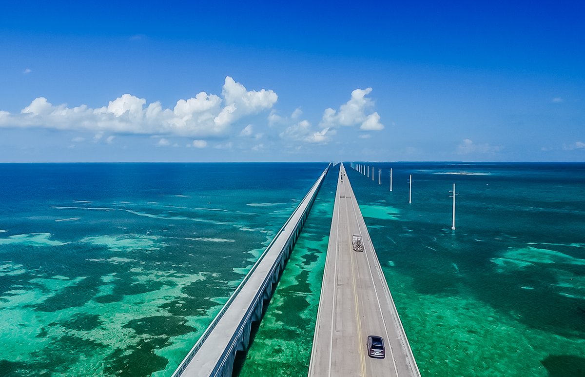 divergenttravel's tweet photo. If this view does not make start planning your epic Florida Keys road trip right now nothing will!

Make @thefloridakeys your first 2023 adventure

#OnlyintheKeys #DivergentTravel #LoveFL  #FloridaKeysNow #TravelHappy #Florida #roadtrip @VISITFLORIDA https://t.co/79Qsc7MBRf