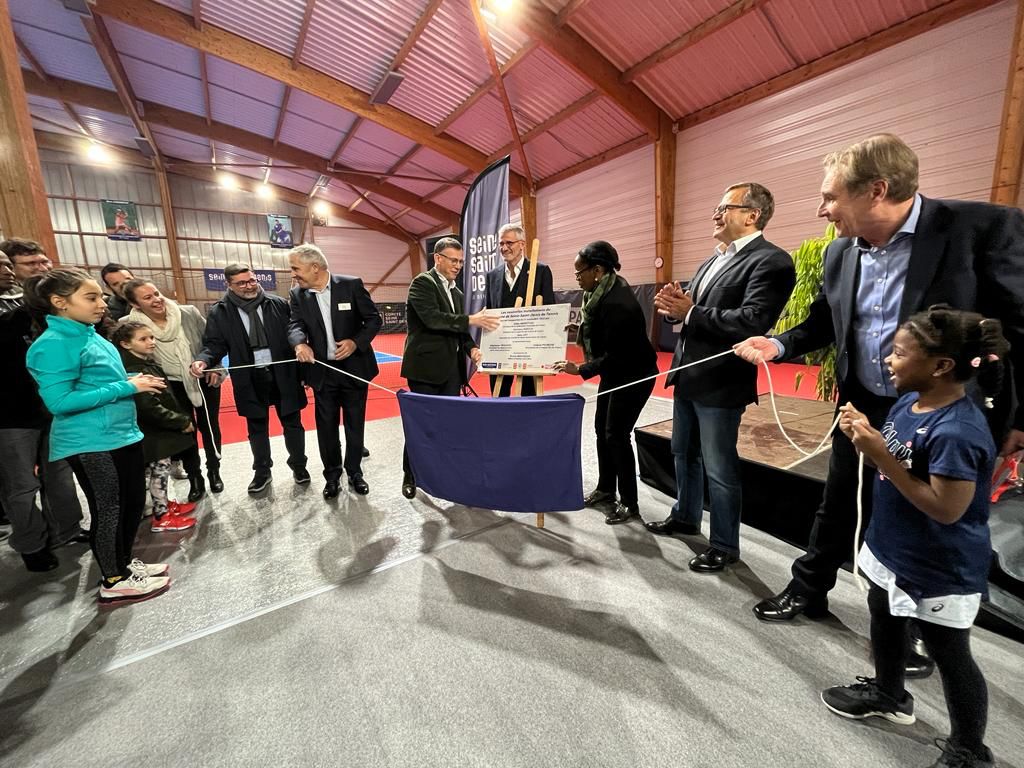 GillesMoretton's tweet photo. 🎾 Les nouvelles installations du Centre de Formation du Comité de Tennis de Seine-Saint-Denis ont été inaugurées à @AulnaySousBois en compagnie de son maire @brunobeschizza, de @germainroesch, président de la Ligue Ile-de-France et de Jean List, président du Comité. https://t.co/alVVrfEPw4