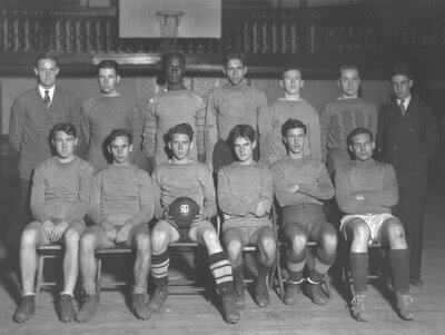 TuftsTARC's tweet photo. Tufts has been playing "soccer football" for well over one hundred years and many will be keeping a keen eye on the #FIFAWorldCup2022. Who's your team? (Image: Freshman soccer team, November 20, 1931, https://t.co/xVNZISoxzk). #Tufts https://t.co/S1JOQkOIk4