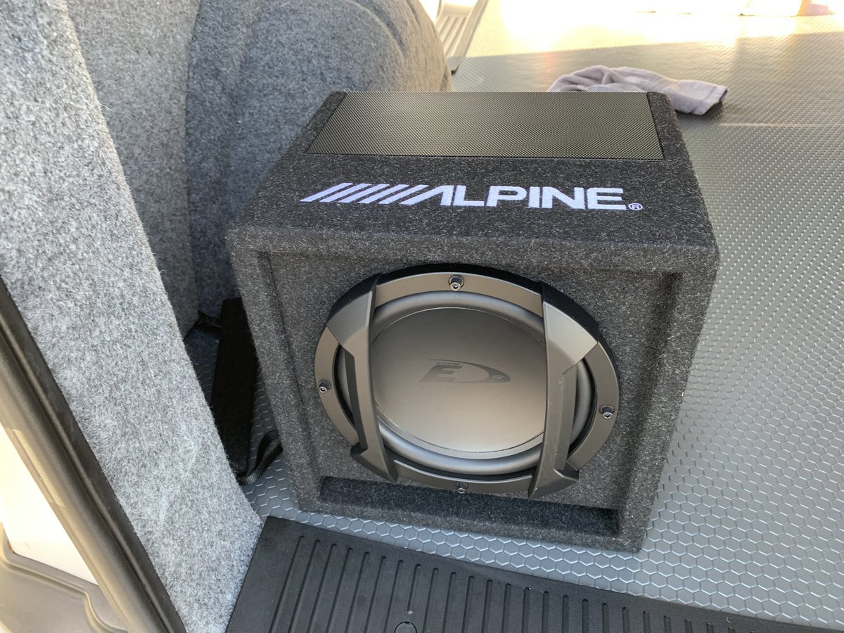 BespokeInstals's tweet photo. VW T5 we supplied &amp; fitted a brake light reverse camera with a mirror screen, also an Alpine SWE-815 subwoofer for a Customer, who loved both items, especially the sub! 😎❤️ #alpinesubwoofer #vw #vwt5 #reversecamera #mobileinstaller #southeast @AlpineAOUK https://t.co/QLblL5ITud