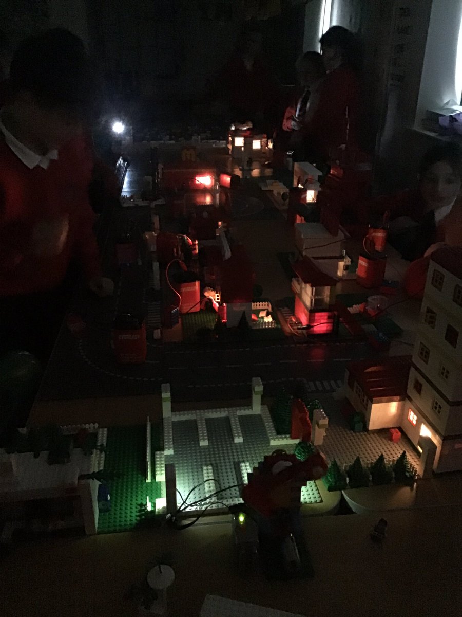 stgregorys_y6's tweet photo. A fabulous day recreating Blackpool! We used pulleys, gears and electrical systems to make our town light up and move @c_b_workshops #creativelego https://t.co/HkC56iOCqj