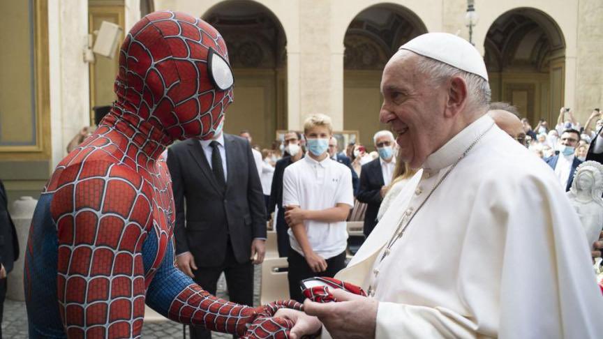 EmmaBaltus's tweet photo. #SMM23 @celeste_covelli che mi dice 

- "ma chi è Mattia Villardita", gli dico:   
- « aspetta guardo su google » 

: noi che scopriamo le Spiderman Italien https://t.co/Lo2VfZwwAi