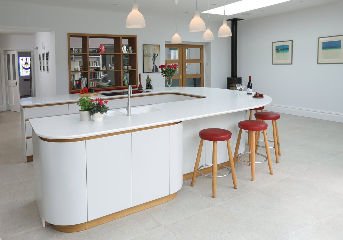 tomaskitchens's tweet photo. The U-Shaped Kitchen - This large kitchen space had only one useable wall..a beautiful and functional solution came in the shape of this stunning u-shaped island. https://t.co/6qvJHDTWVs