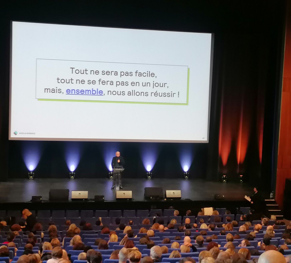 Après une étape vendredi à la rencontre des 200 collègues d’<a href="/Occitanie/">Région Occitanie</a>, Aujourd'hui c'est <a href="/Paris/">Paris</a> ! 
Je retrouve avec plaisir les 700 collaborateurs des régions Hauts-de-France et Île-de-France pour leur présenter les enjeux du Groupe #ag2rlamondiale et l'actualité #AGIRCARRCO