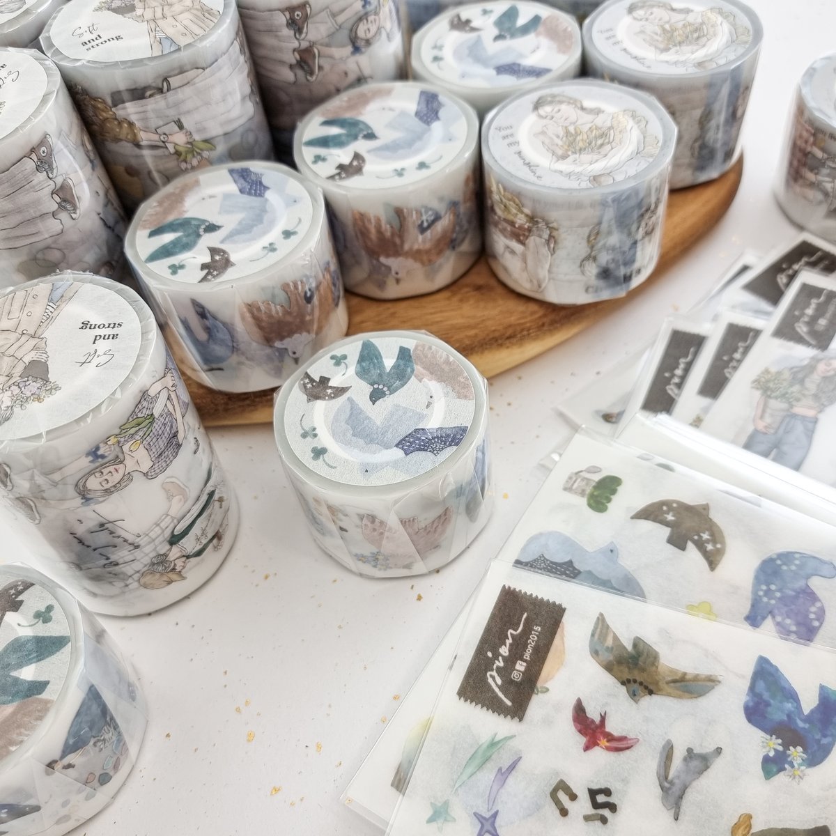 kuldlelu's tweet photo. 💥 New Pion products have arrived in stock today so they are ready to ship!

👉 Two new illustrations: Bird Island &amp; Girl Illustration Soft.
Both new illustrations are available as PET-Tape or Transfer stickers.

#kuldlelu #pion2015 #taiwanstationery #stationeryshop https://t.co/Eg3ZEuk6Z4