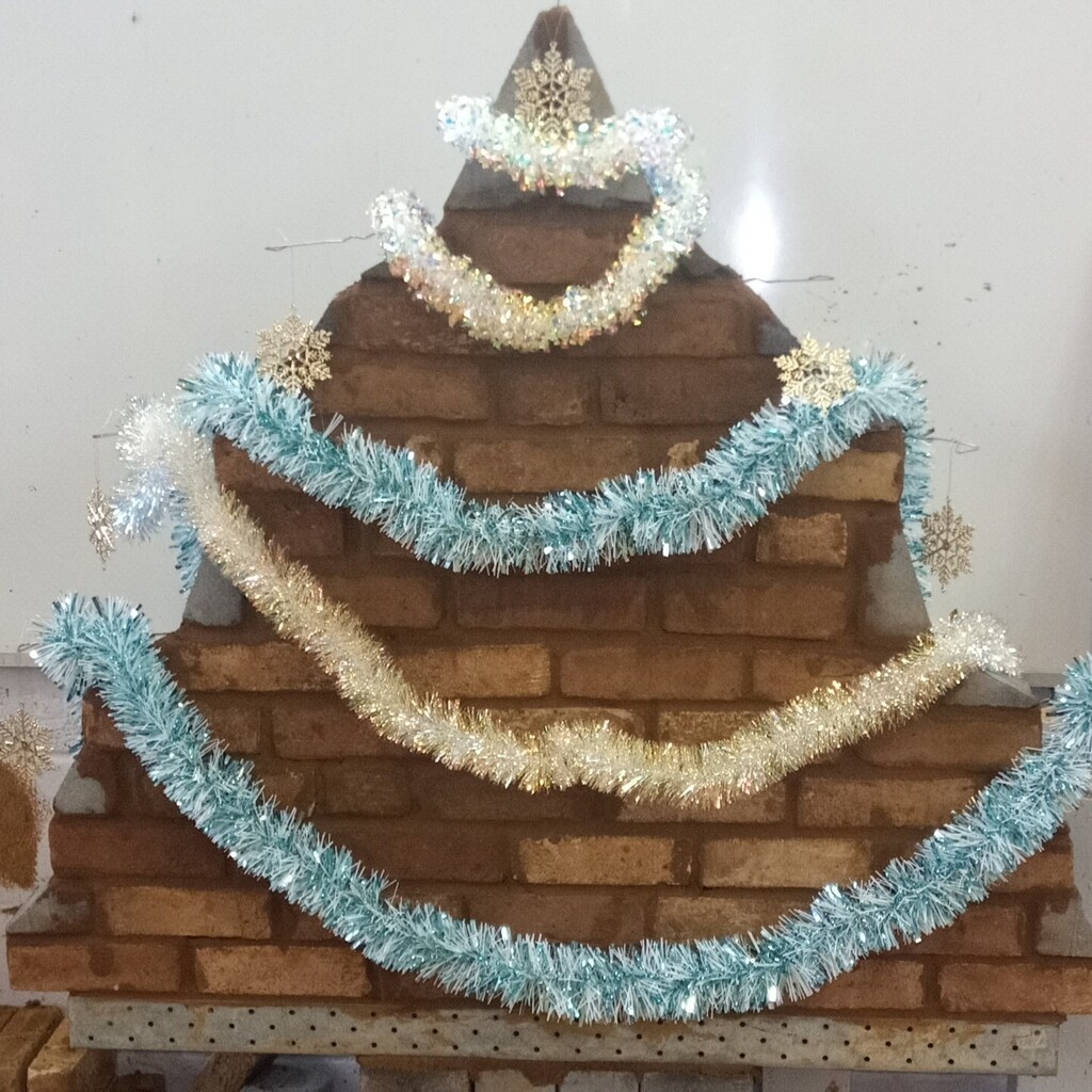 Good to see our Brick learners are getting festive! <a href="/chelmsfordcol/">Chelmsford College</a> Looking at options for January 2023, see our web site for our Multiskills trade offer. instagr.am/p/ClRBXyDti-H/