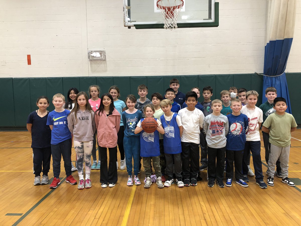 SNISPE's tweet photo. The 5th grade basketball season has wrapped up! Thanks to those who came out and joined us on the court before school! Great work all around! @SNIS_CT ⛹️⛹️‍♂️⛹️‍♀️🏀💪🏼 https://t.co/9YuTzK9E9y