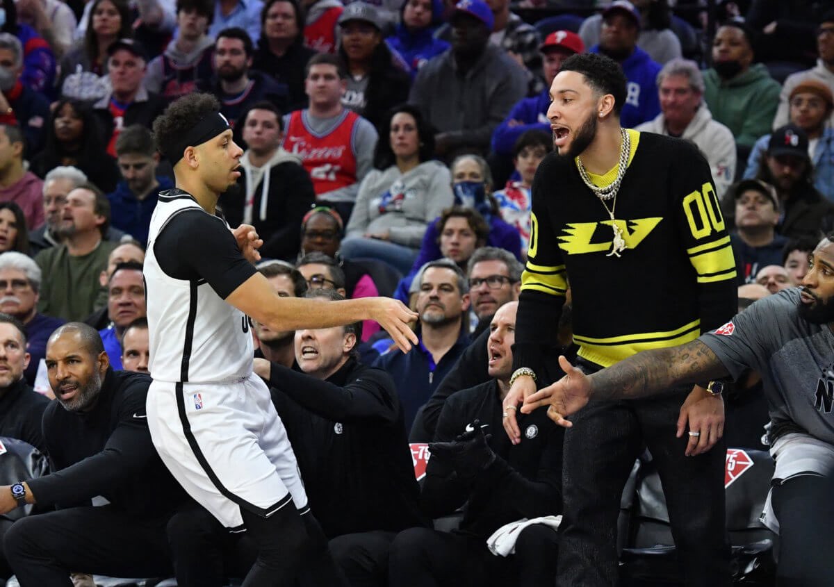 FutureFitted's tweet photo. Nets PG Ben Simmons & SG Seth Curry return to the Wells Fargo Center tonight for a matchup vs their former team the Philadelphia 76ers. Joel Embiid, Tyrese Maxey & James Harden are all out for the Sixers tonight. #familiarface #formerteam #SportsGambling #GamblingTwitter #nba https://t.co/Vl6zpcdMKL